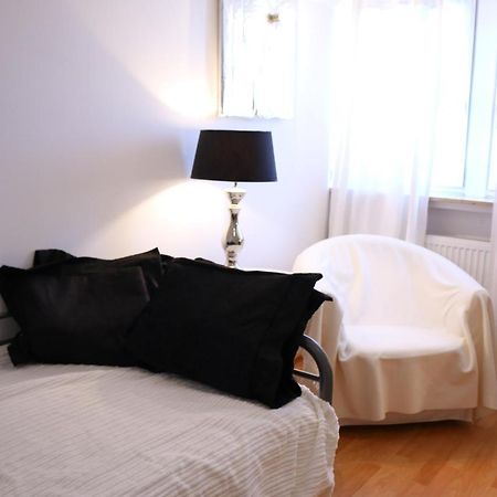 Moderne Studio Apartments Und 4 Zimmer Wohnungen In Oberhausen, Ideal Fuer Geschaeftsreisende Und Monteure Esterno foto