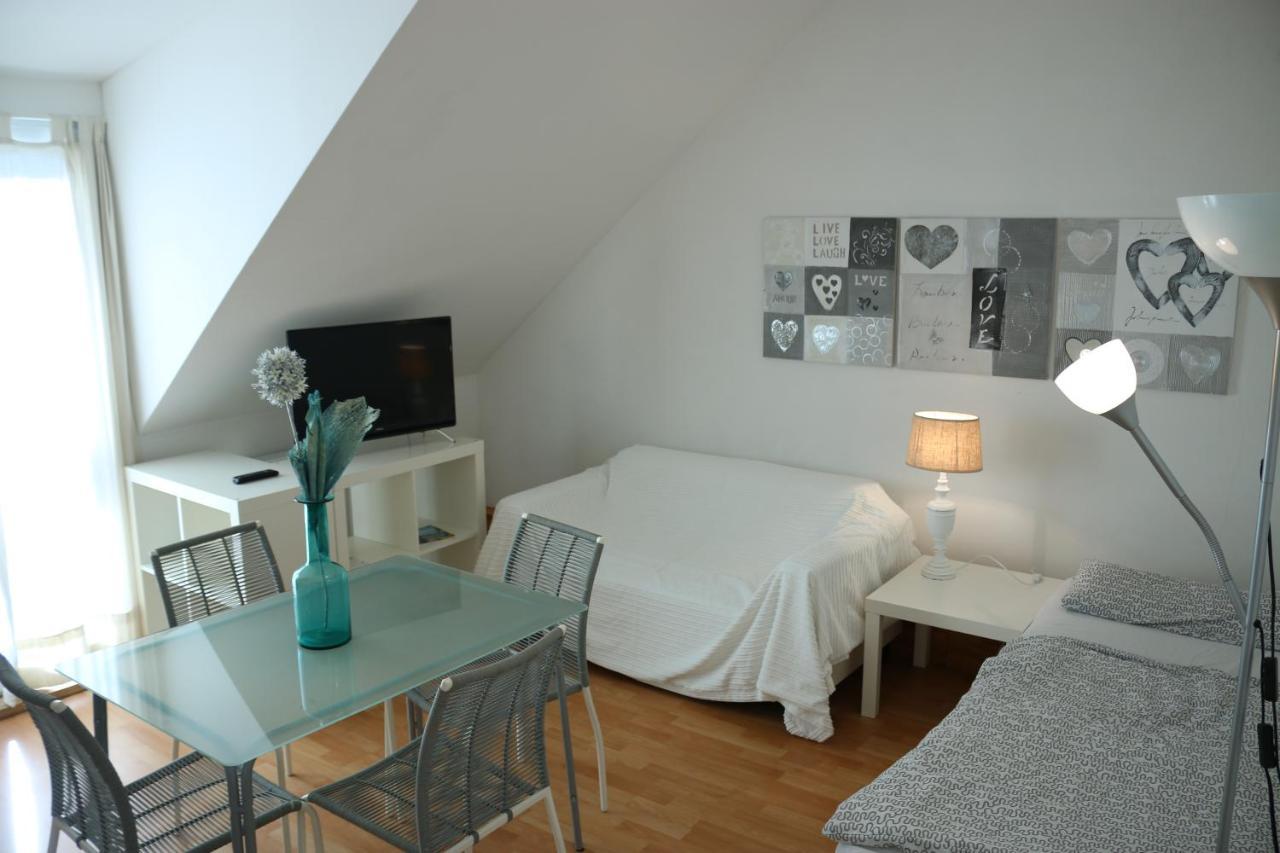 Moderne Studio Apartments Und 4 Zimmer Wohnungen In Oberhausen, Ideal Fuer Geschaeftsreisende Und Monteure Esterno foto