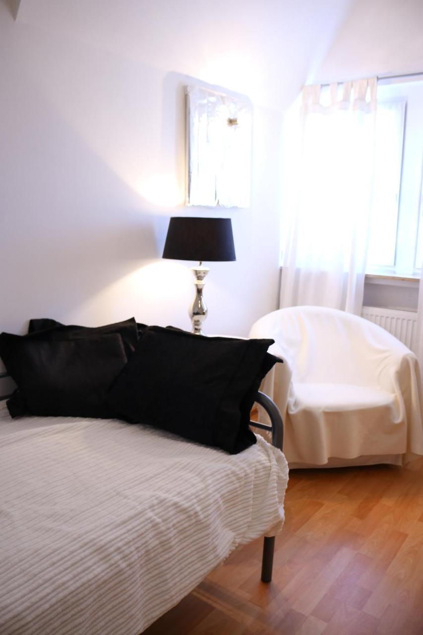 Moderne Studio Apartments Und 4 Zimmer Wohnungen In Oberhausen, Ideal Fuer Geschaeftsreisende Und Monteure Esterno foto