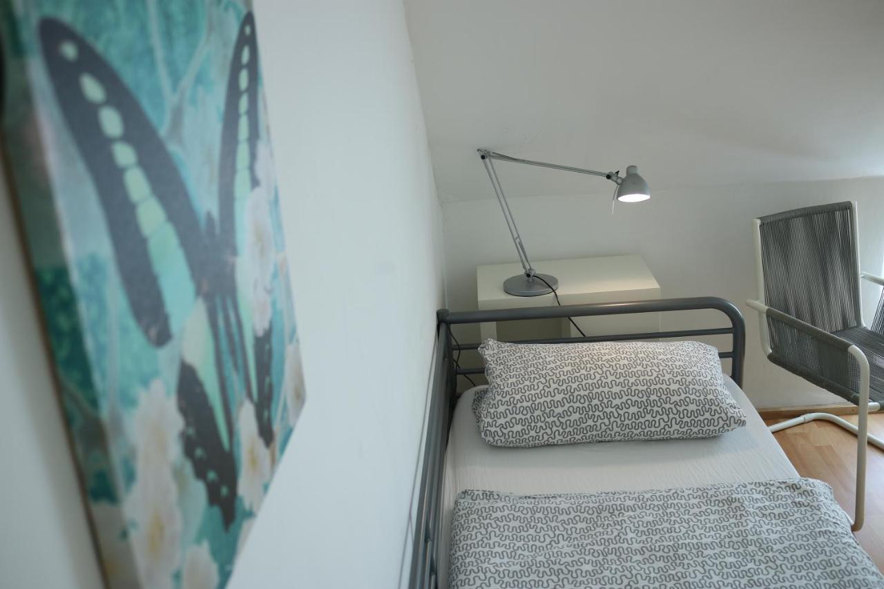 Moderne Studio Apartments Und 4 Zimmer Wohnungen In Oberhausen, Ideal Fuer Geschaeftsreisende Und Monteure Esterno foto