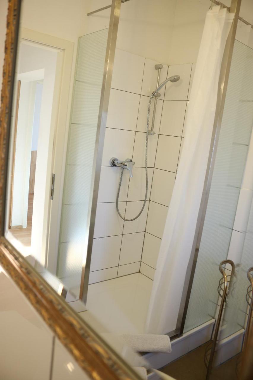 Moderne Studio Apartments Und 4 Zimmer Wohnungen In Oberhausen, Ideal Fuer Geschaeftsreisende Und Monteure Esterno foto