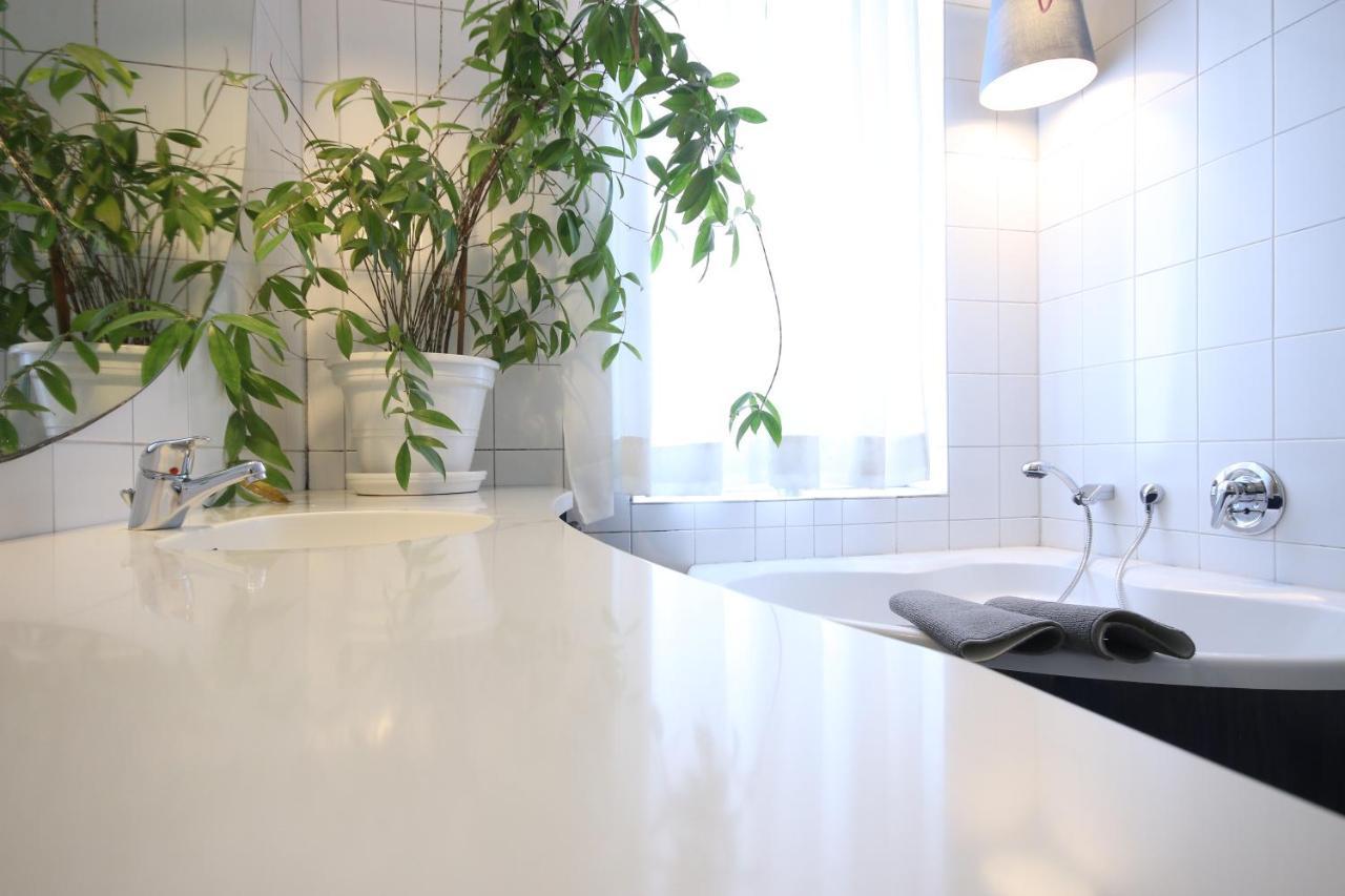 Moderne Studio Apartments Und 4 Zimmer Wohnungen In Oberhausen, Ideal Fuer Geschaeftsreisende Und Monteure Esterno foto