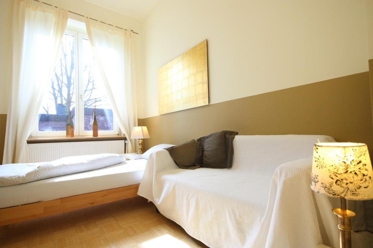 Moderne Studio Apartments Und 4 Zimmer Wohnungen In Oberhausen, Ideal Fuer Geschaeftsreisende Und Monteure Esterno foto